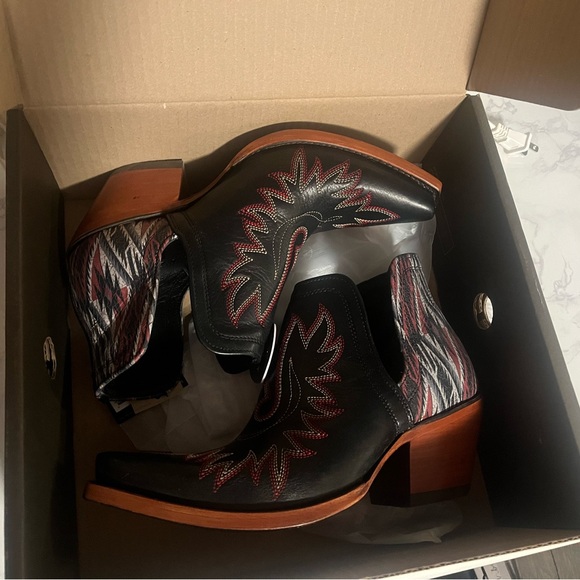 Ariat Dixon booties - Picture 3 of 3